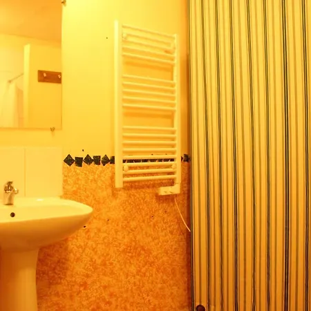 Inviting 3-bed House In Biron Dom wakacyjny *