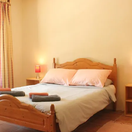 Inviting 3-bed House In Biron