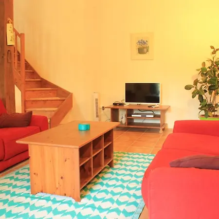 Dom wakacyjny Inviting 3-bed House In Biron
