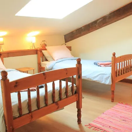 Inviting 3-bed House In Biron Dom wakacyjny *