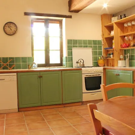Inviting 3-bed House In Biron Dom wakacyjny Lacapelle-Biron