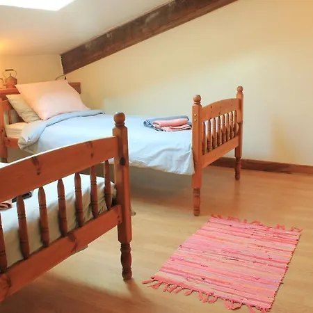 Dom wakacyjny Inviting 3-bed House In Biron