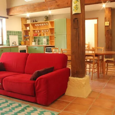 Dom wakacyjny Inviting 3-bed House In Biron Lacapelle-Biron