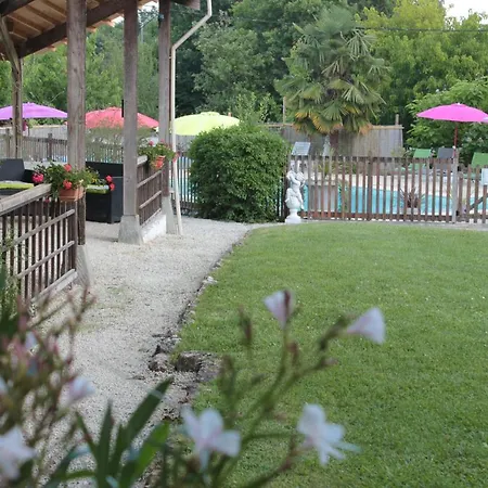 Dom wakacyjny Inviting 3-bed House In Biron *
